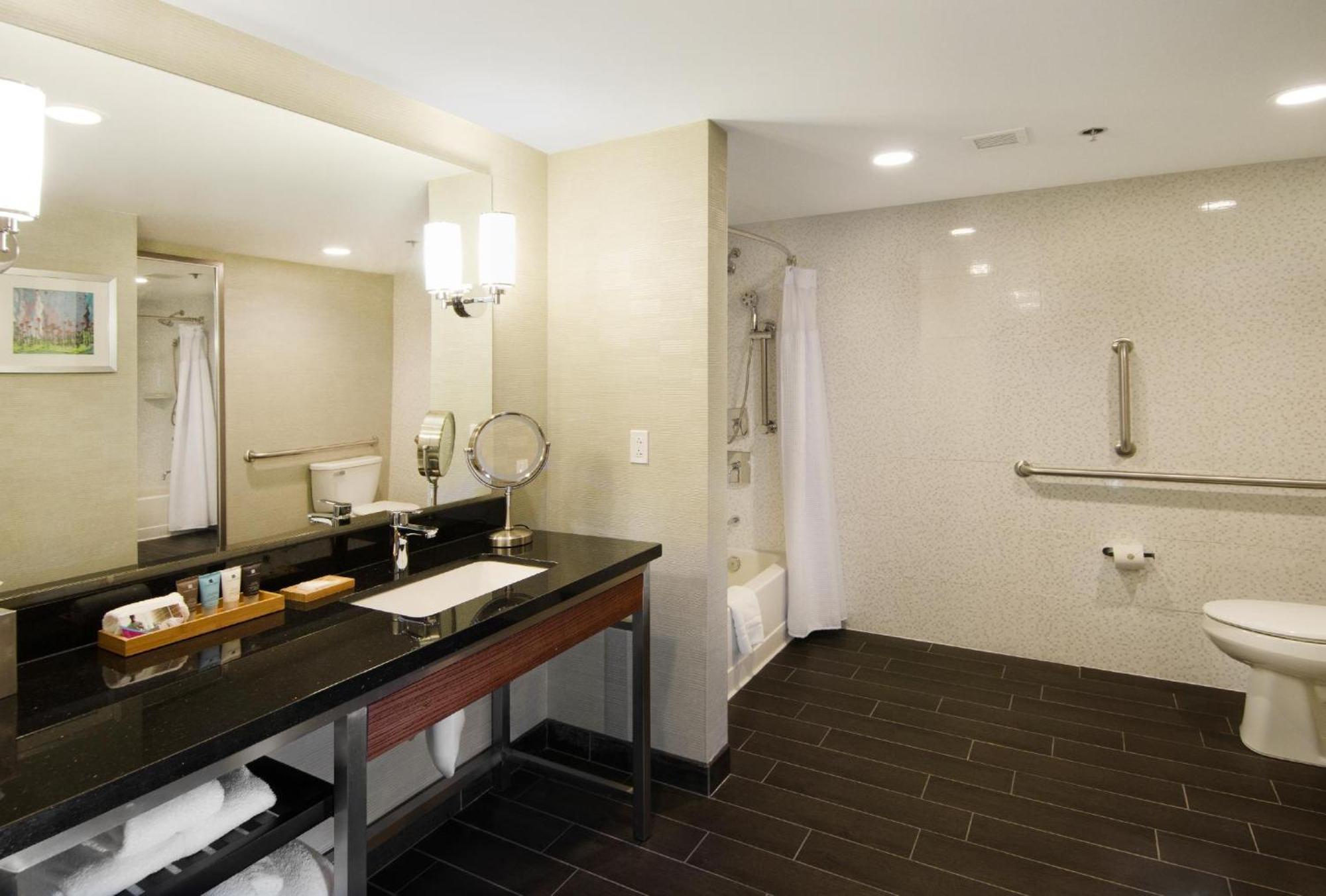 Junior King Suite