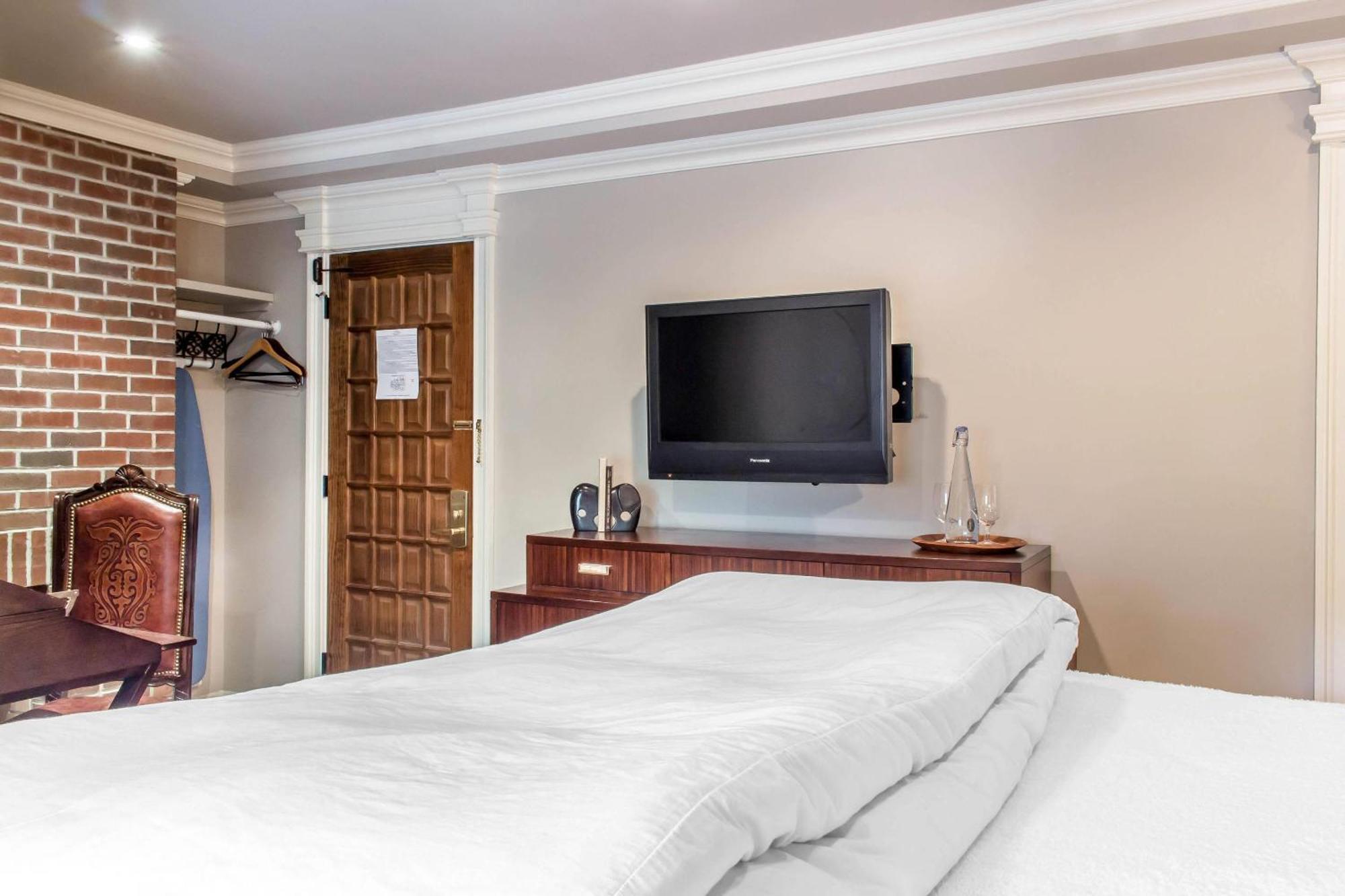 King Room - Non-Smoking